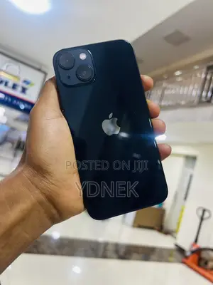 Photo - Apple iPhone 13 128 GB Black