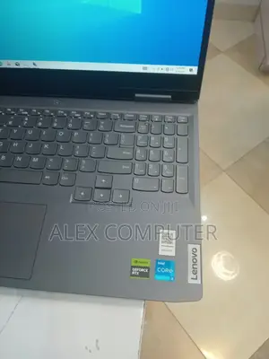 New Laptop Lenovo LOQ 15IRH8 16GB Intel Core I5 SSD 512GB