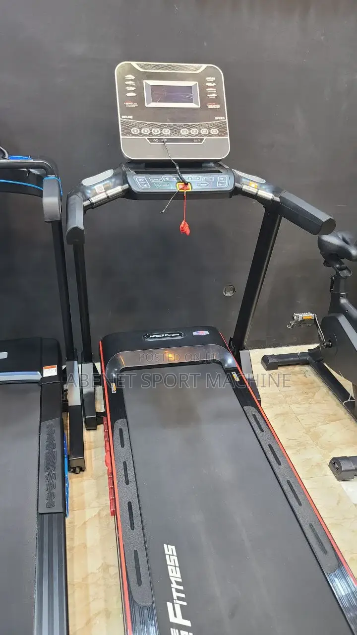 ጤንነቶን አቋሞን በቤቶ የሚጠብቁበት ዘመናዊ የቤት ዉስጥ መሮጫ ማሽን