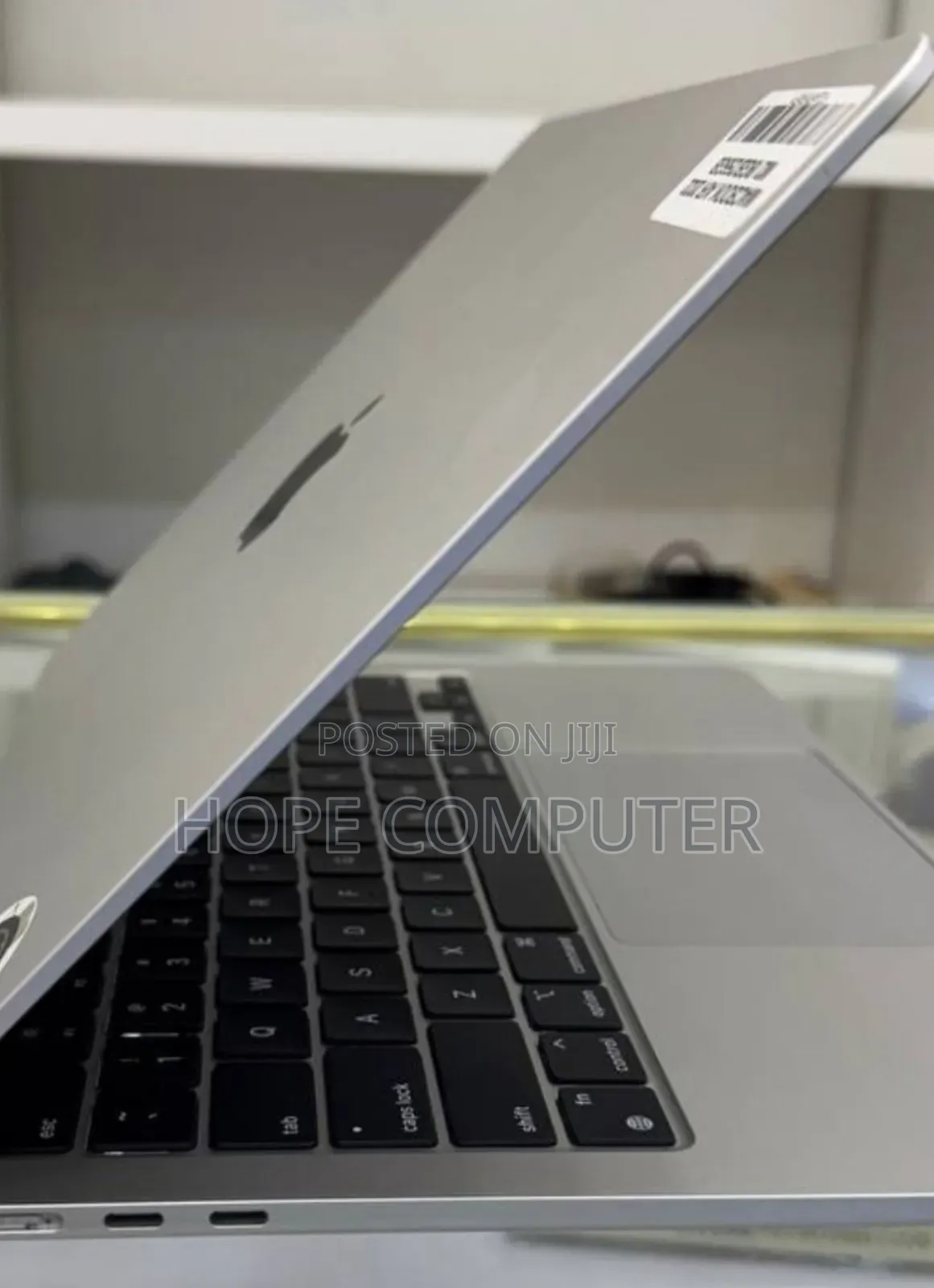 New Laptop Apple MacBook Air 2022 M2 8GB Intel Core I7 SSD 256GB