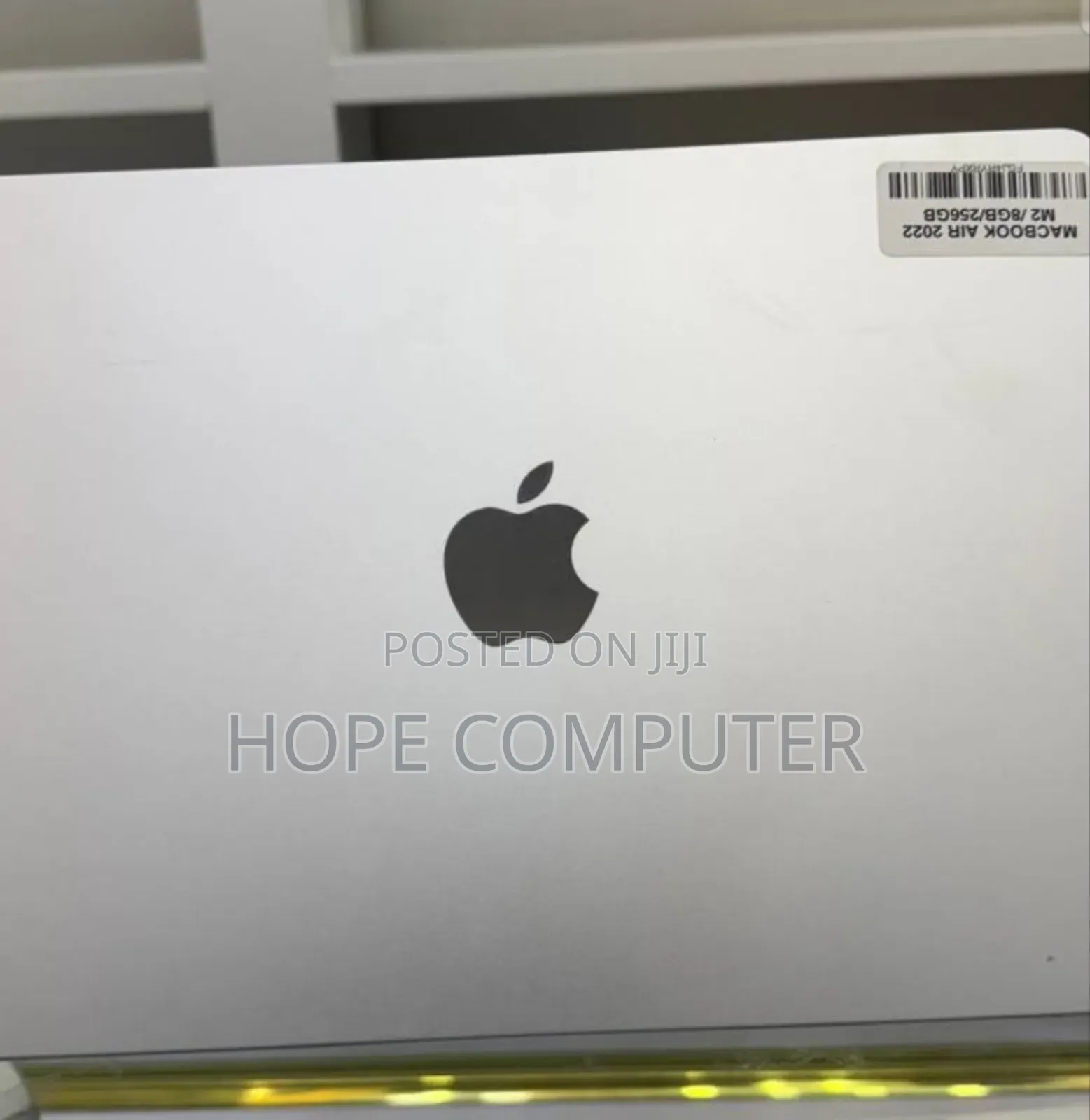 New Laptop Apple MacBook Air 2022 M2 8GB Intel Core I7 SSD 256GB