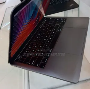 New Laptop Apple MacBook Pro 2018 8GB Intel Core I5 SSD 512GB