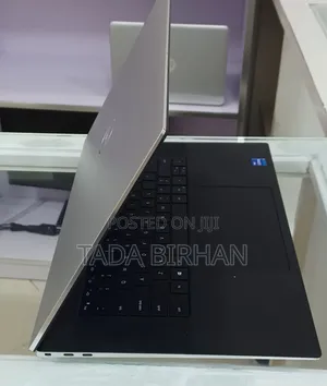 New Laptop Dell XPS 15 32GB Intel Core I7 SSD 1T