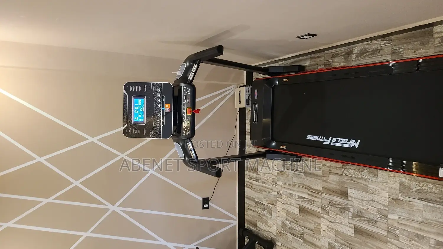 ዘመናዊ የስፖርት መሮጫ ማሽን Miracle Fitness