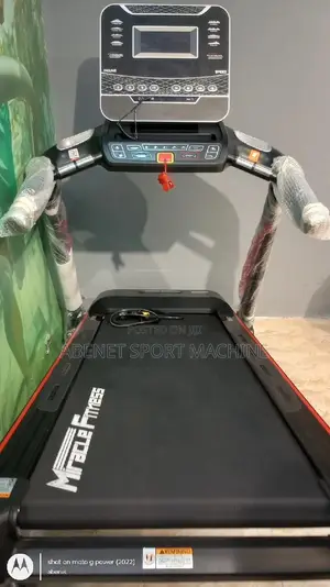 በቤቶ ስፖርት እና አቋሞን የሚያስተካክሉበት Miracle Fitness መሮጫ ማሽን