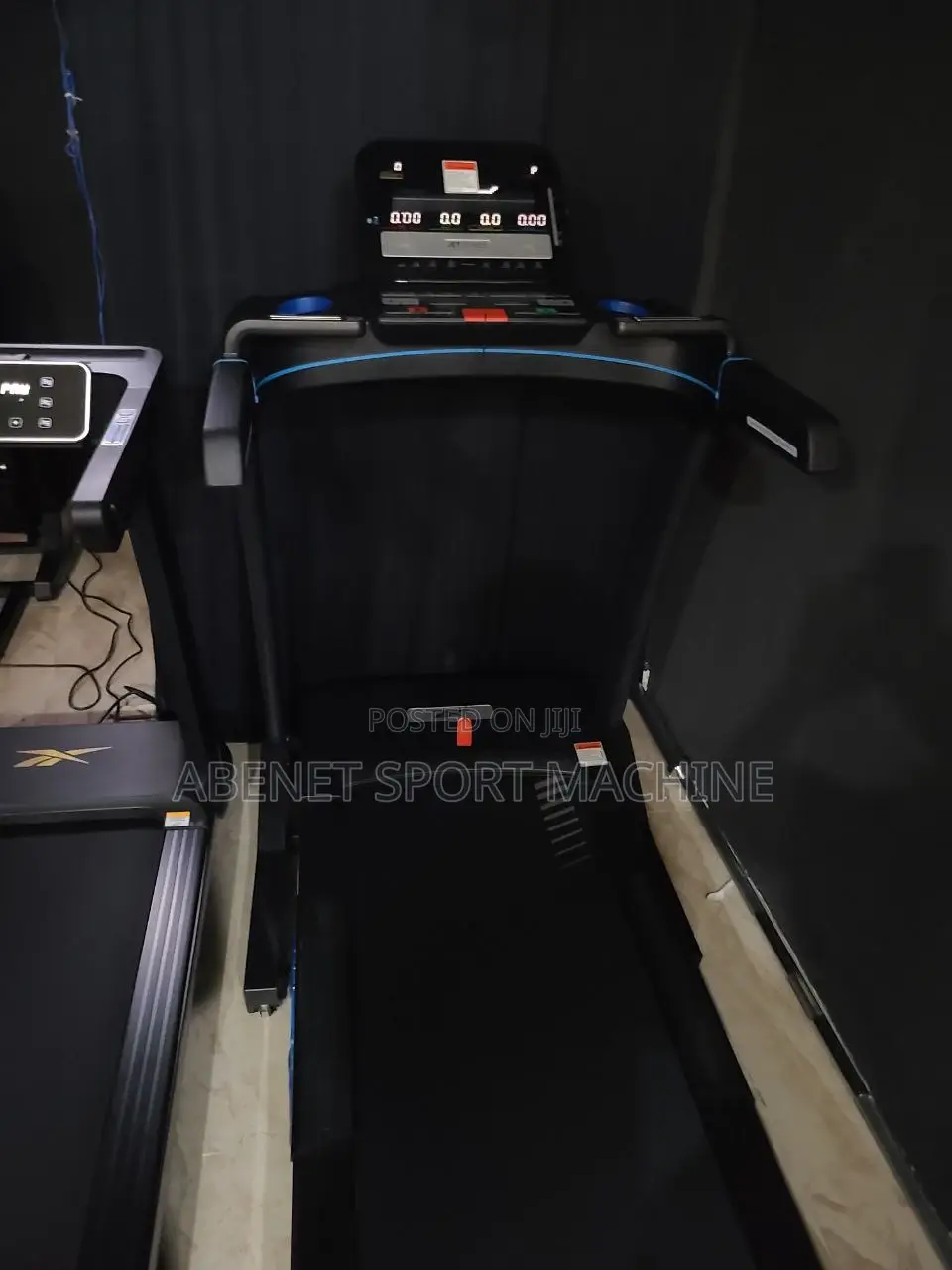 በቤቶ ስፖርት የሚሰሩበት ዘመናዊ Reebok Jet300 Series የመሮጫ ማሽን