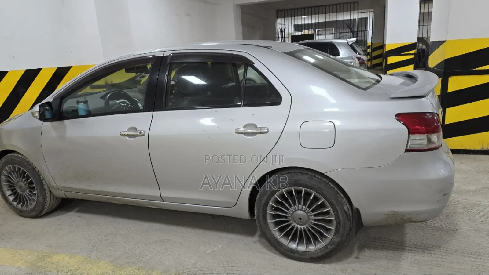 Toyota Belta 2010 Silver