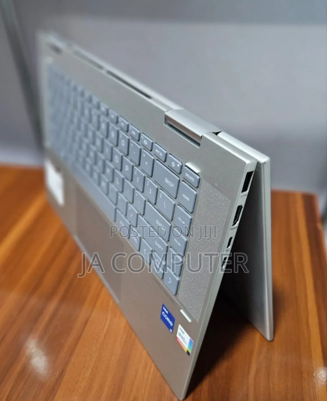 New Laptop HP Envy X360 8GB Intel Core I5 SSD 512GB