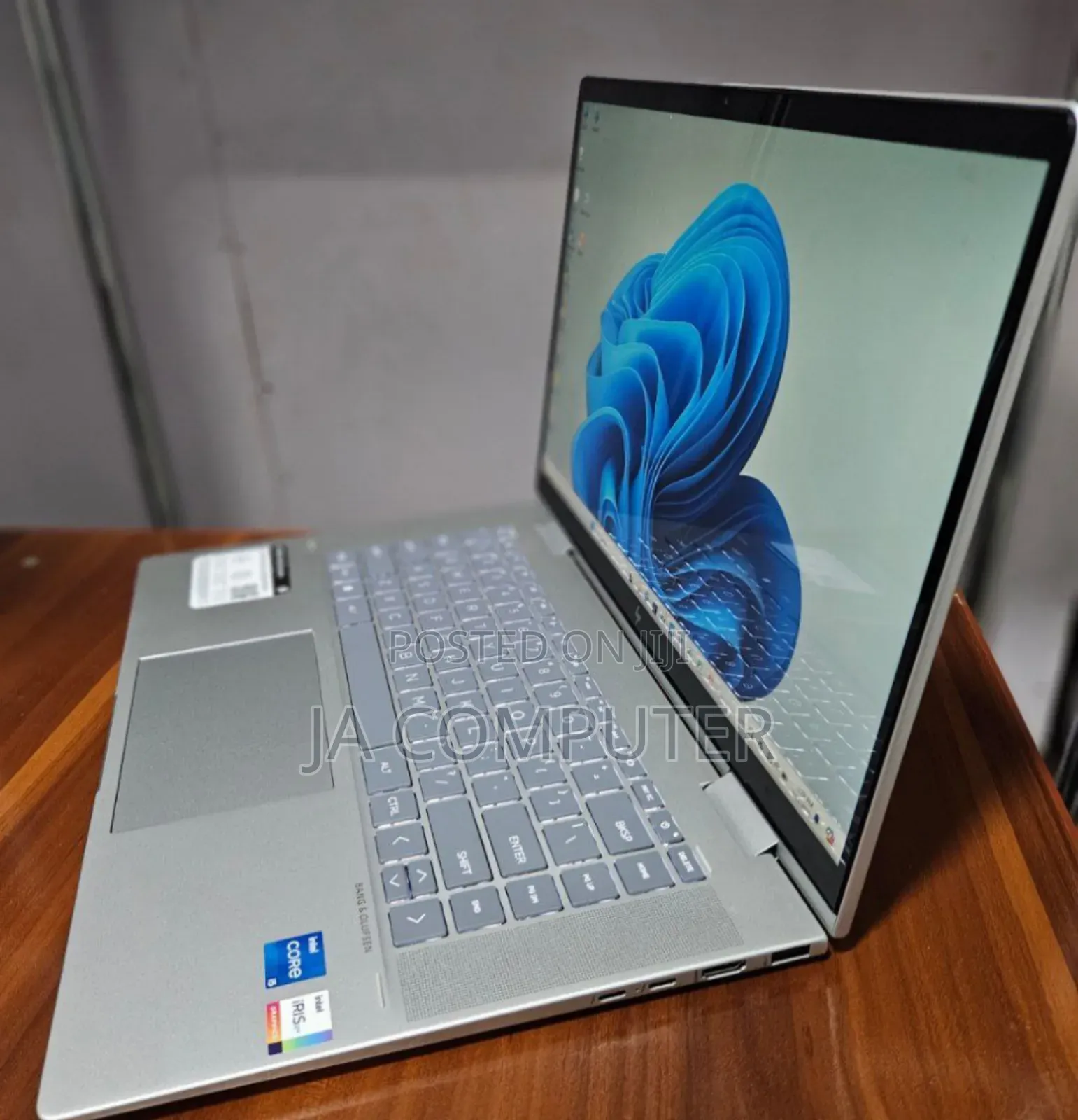 New Laptop HP Envy X360 8GB Intel Core I5 SSD 512GB