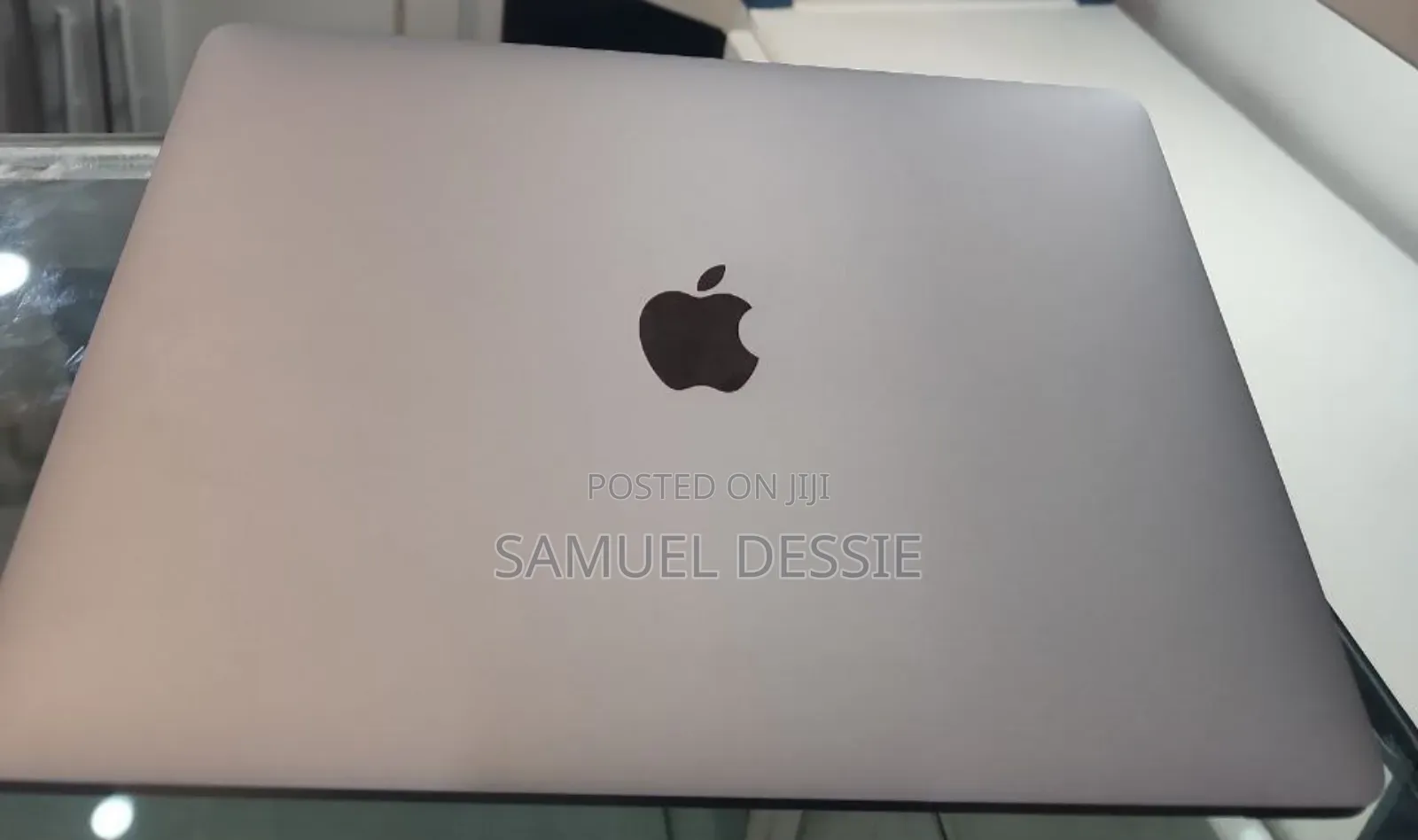 New Laptop Apple MacBook Pro 2018 8GB Intel Core I5 SSD 512GB
