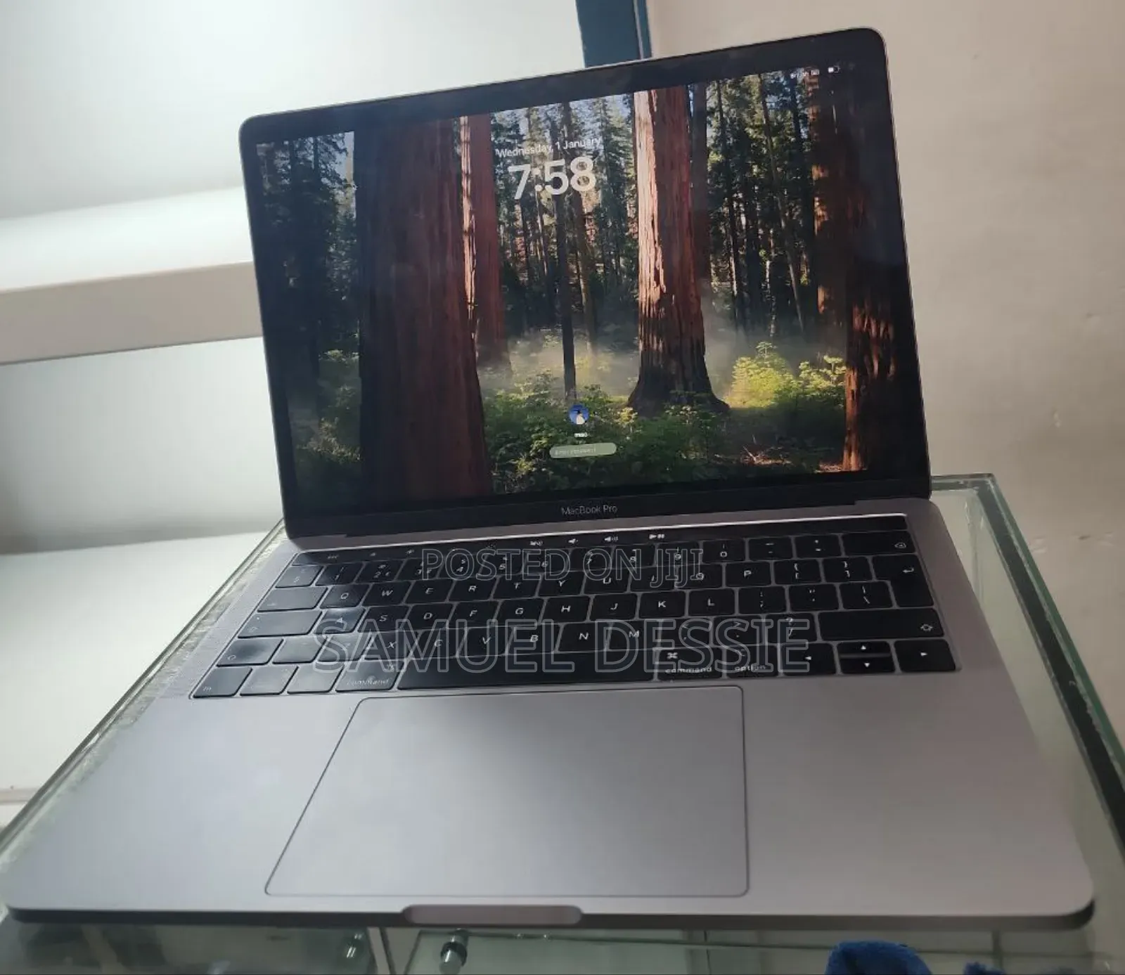 New Laptop Apple MacBook Pro 2018 8GB Intel Core I5 SSD 512GB
