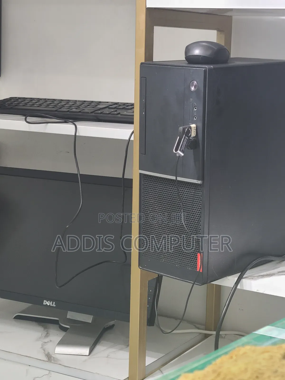 Desktop Computer Lenovo 4GB Intel Core I3 HDD+SSD 500GB