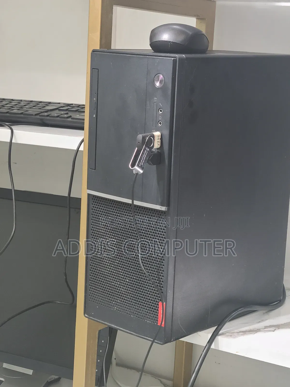 Desktop Computer Lenovo 4GB Intel Core I3 HDD+SSD 500GB