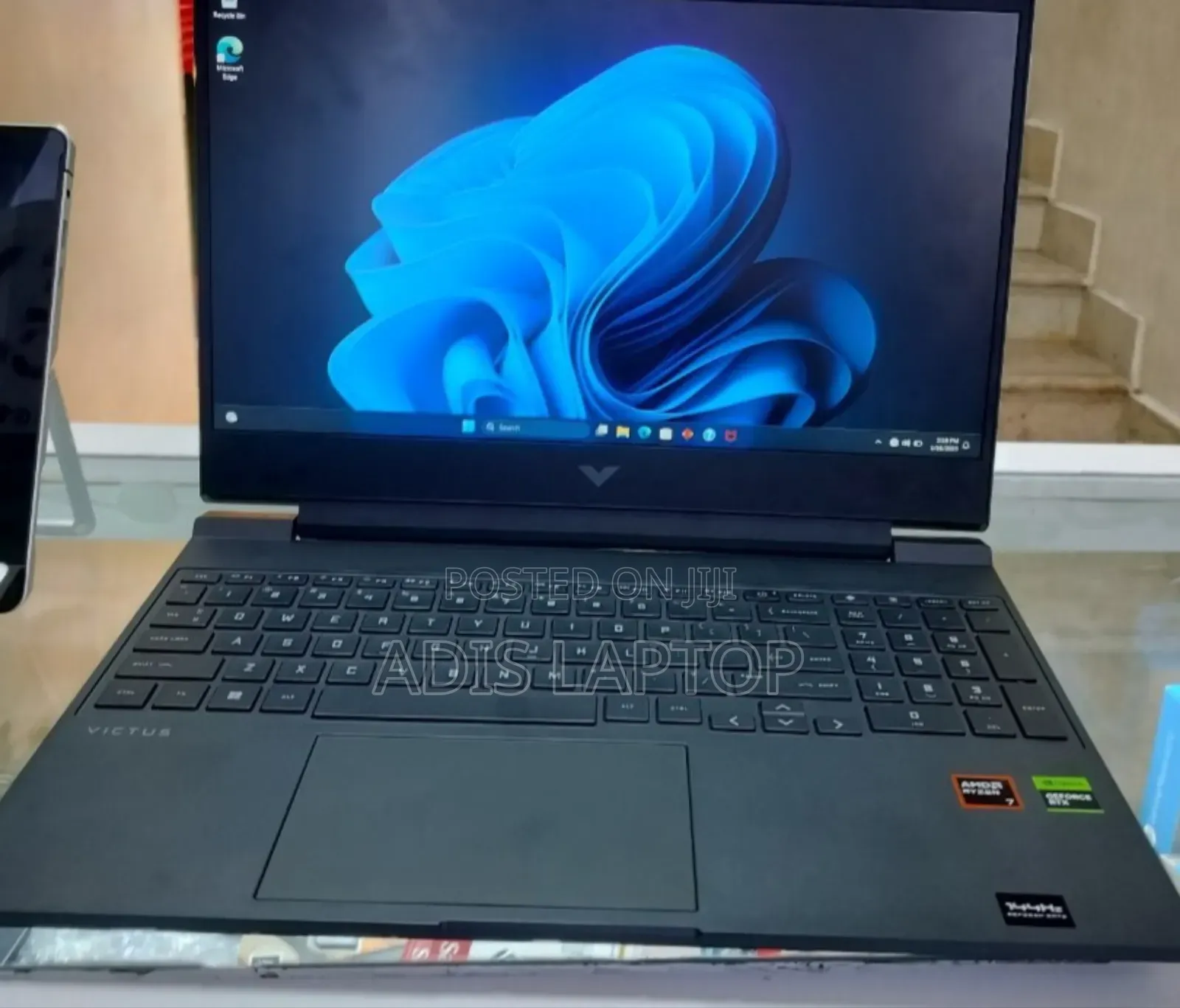 New Laptop HP Victus 15 16GB AMD Ryzen 7 SSD 1T