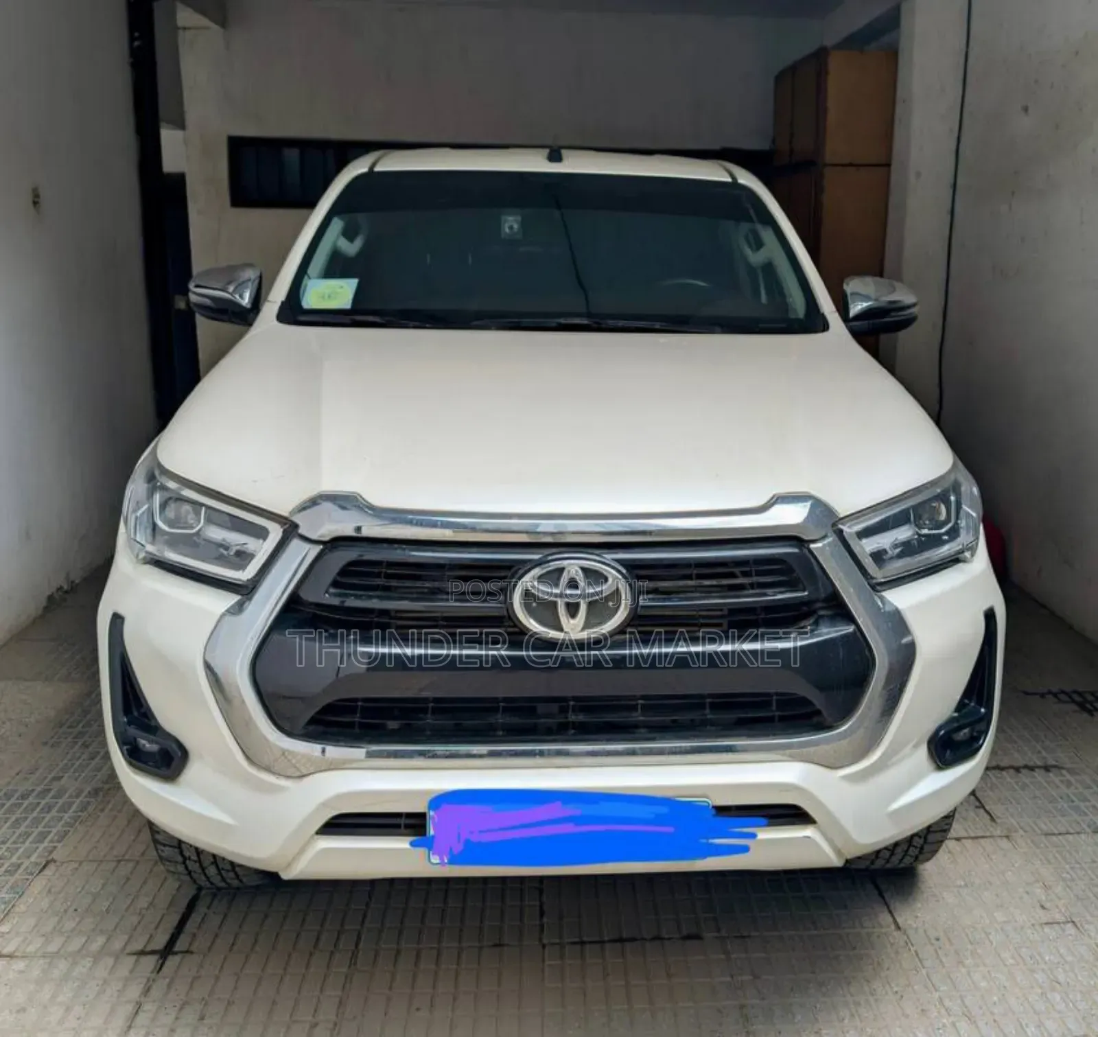 Toyota Hilux 2022 White