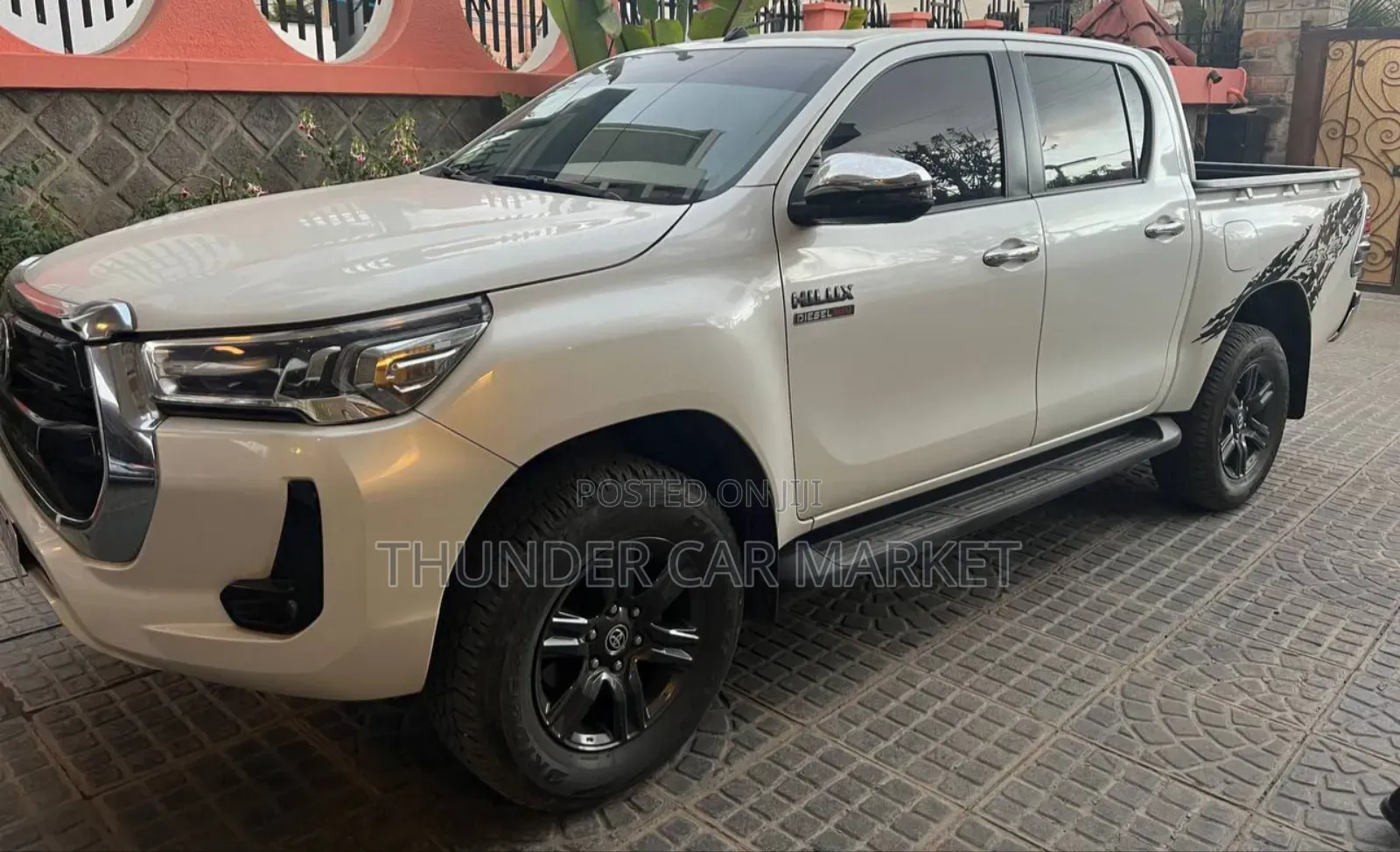 Toyota Hilux 2022 White