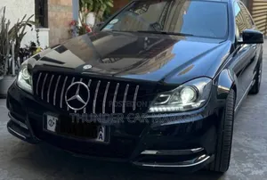 Photo - Mercedes-Benz C200 2014 Black
