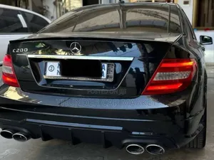 Mercedes-Benz C200 2014 Black