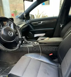 Mercedes-Benz C200 2014 Black