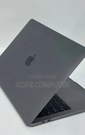 New Laptop Apple MacBook Pro 2019 8GB Intel Core I5 SSD 128GB