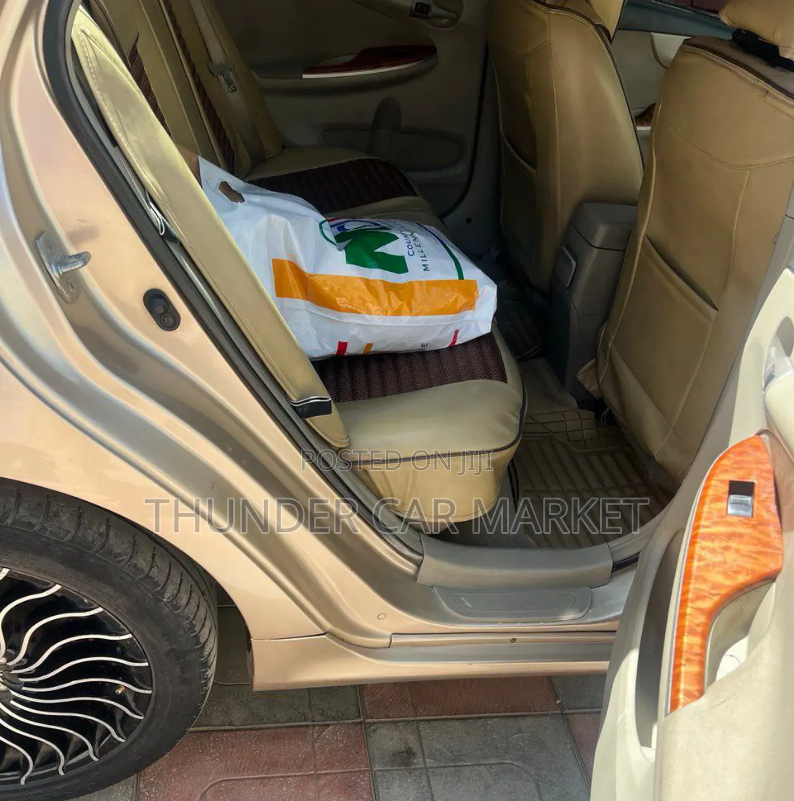 Toyota Corolla 2010 Gold