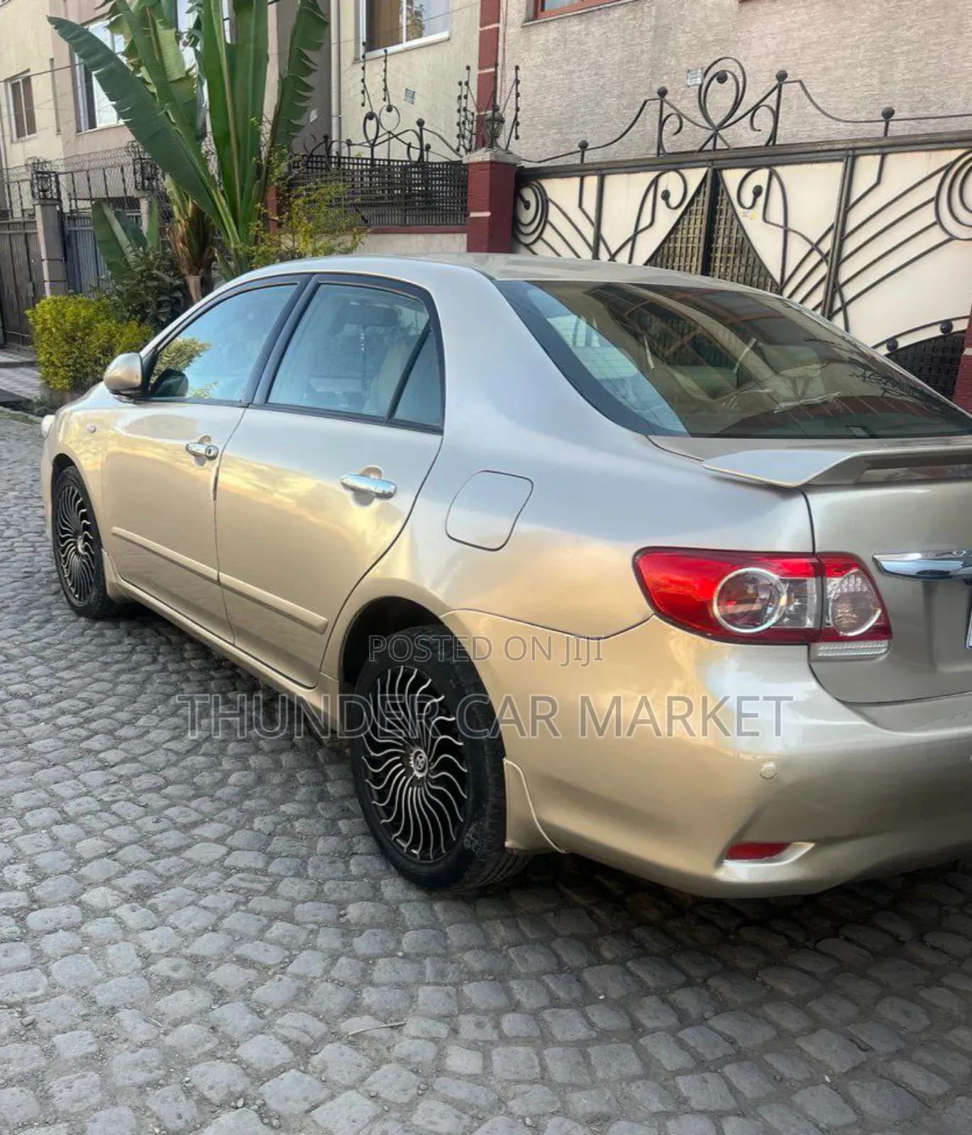 Toyota Corolla 2010 Gold