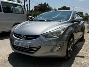 Hyundai Avante 2012 Silver