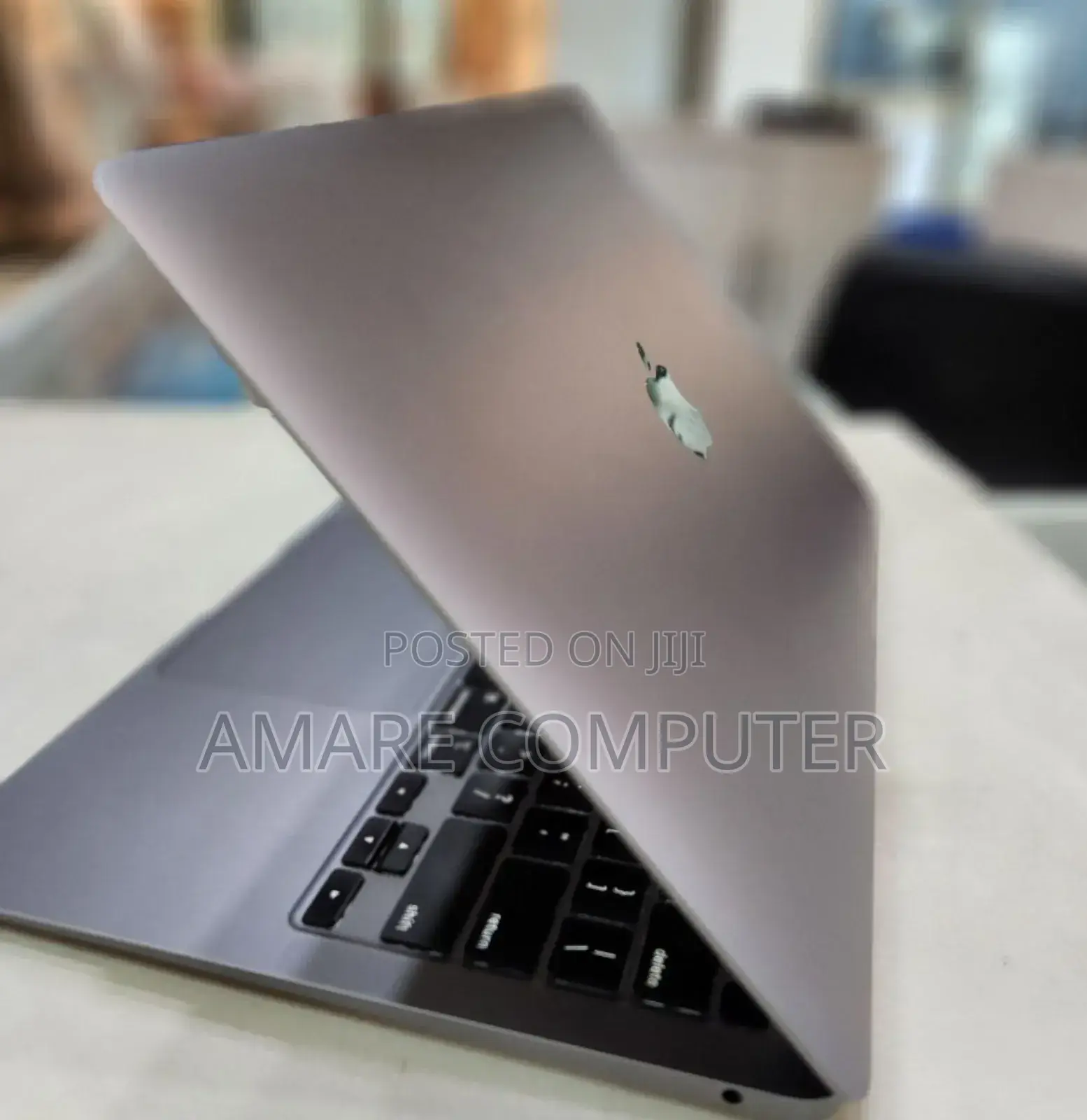 New Laptop Apple MacBook 2020 8GB Intel Core I3 SSD 256GB