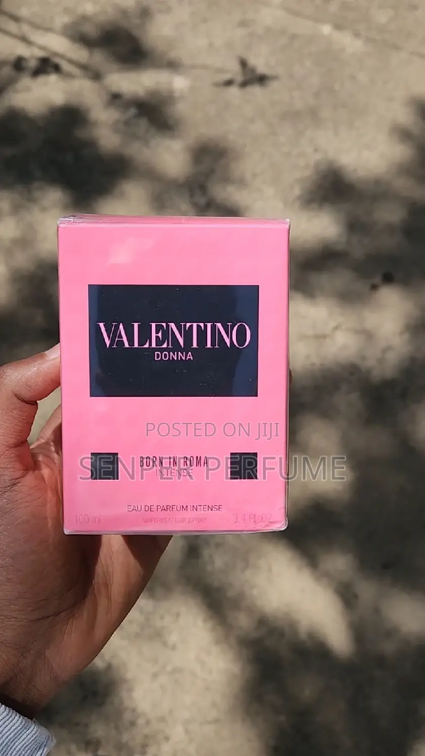 Valentino Donna Born in Roma Intense