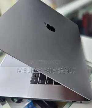 Photo - New Laptop Apple MacBook 32GB Intel Core I9 SSD 2T