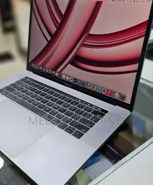 New Laptop Apple MacBook 32GB Intel Core I9 SSD 2T