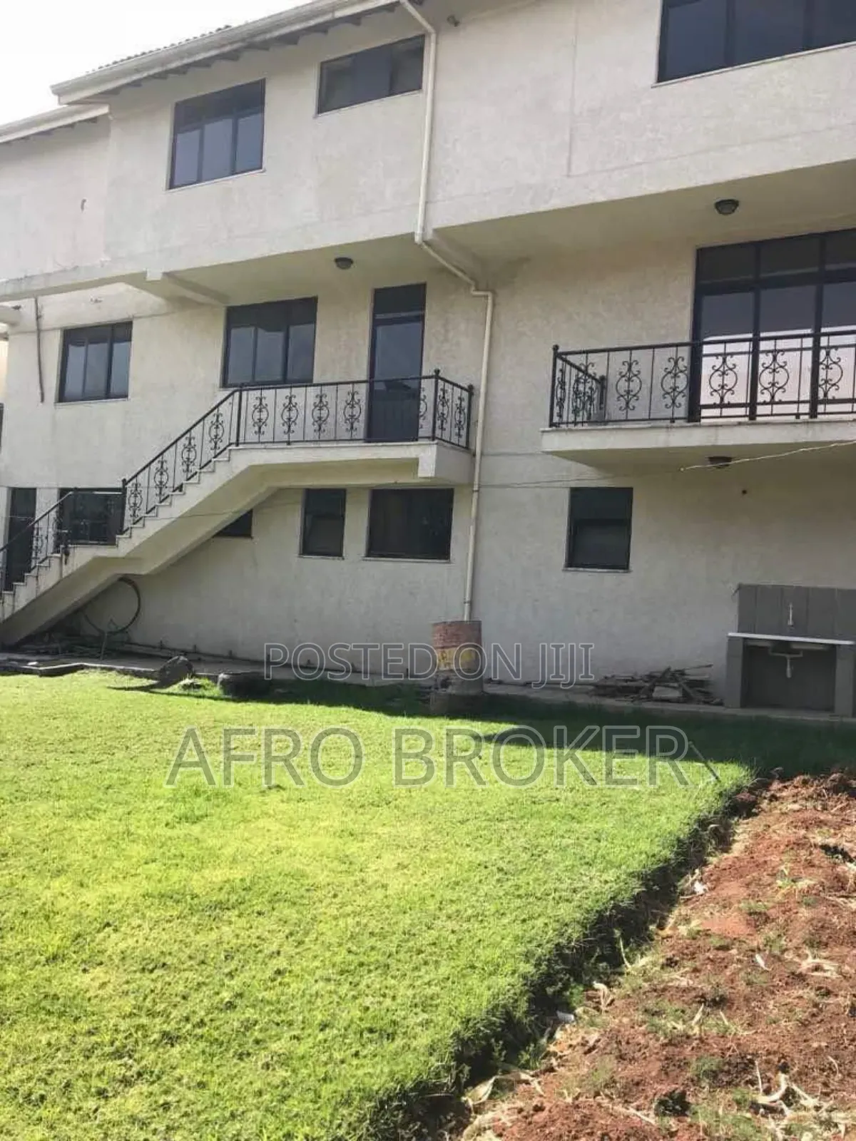 Furnished 8bdrm House in Compound, Akaky Kaliti for sale