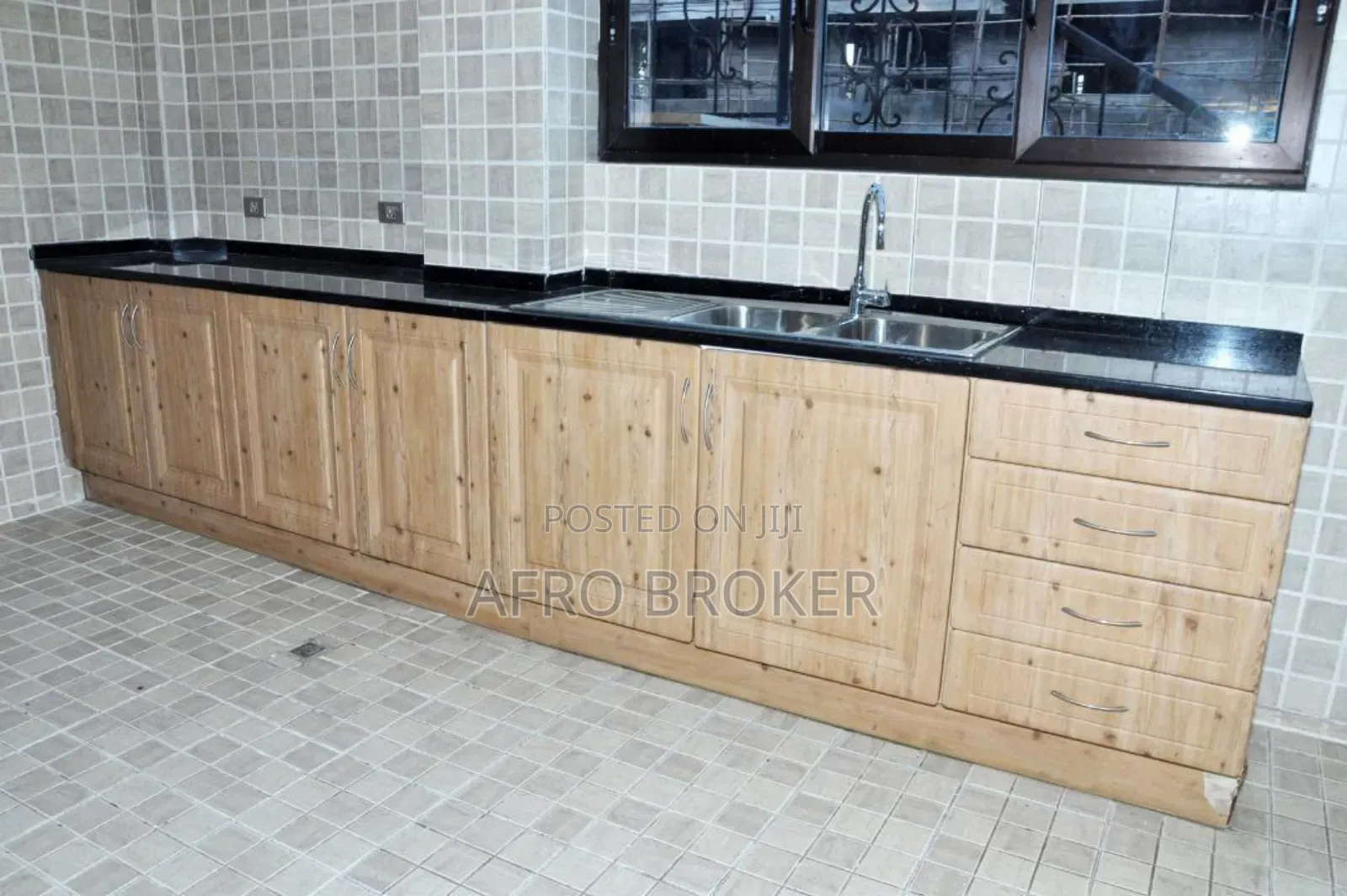 Furnished 8bdrm House in Compound, Akaky Kaliti for sale