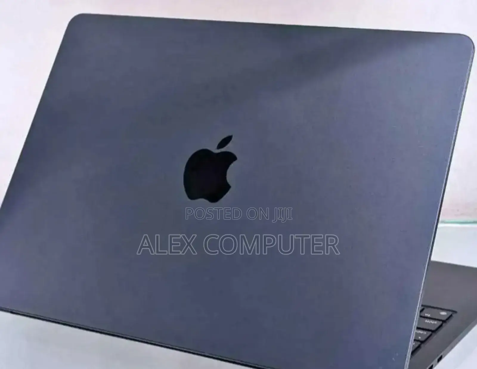 New Apple MacBook Air 2024 M3 13-Inch 8GB Intel Core I7 SSD 512GB