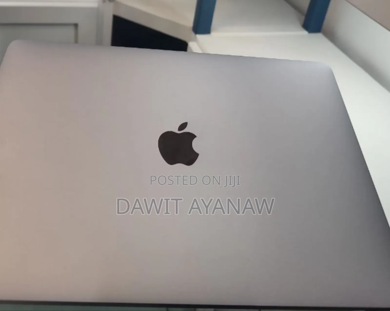 New Laptop Apple MacBook Pro 2018 8GB Intel Core I5 SSD 512GB