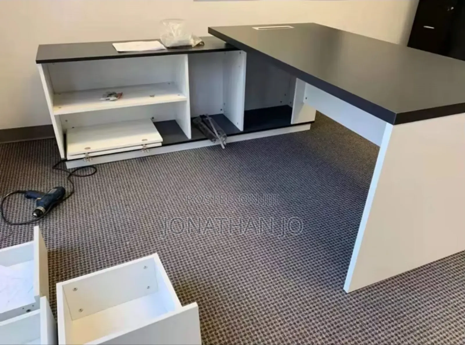 Big Big Discount Manager Table