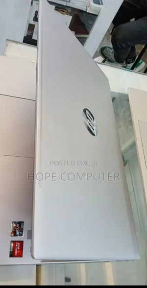 Photo - New Laptop HP Pavilion 15 8GB AMD Ryzen 5 SSD 512GB