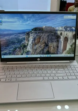 New Laptop HP Pavilion 15 8GB AMD Ryzen 5 SSD 512GB