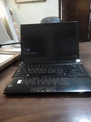 Laptop Toshiba Satellite E55D 4GB Intel Core I5 HDD 500GB