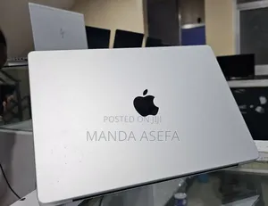 New Laptop Apple MacBook Pro 8GB Apple M3 SSD 512GB