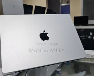 New Laptop Apple MacBook Pro 8GB Apple M3 SSD 512GB