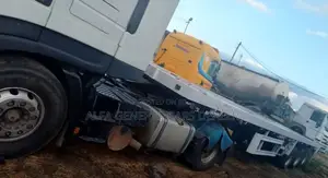 Iveco Staralis ከነጋሪው
•94 ሽ ታርጋ
•28 ሽ ታርጋ ጋሪ
••6,800,000