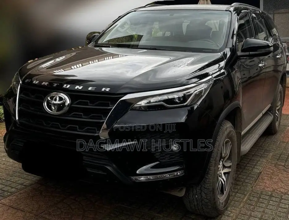 Toyota Fortuner 2.7 AWD 2022 Black