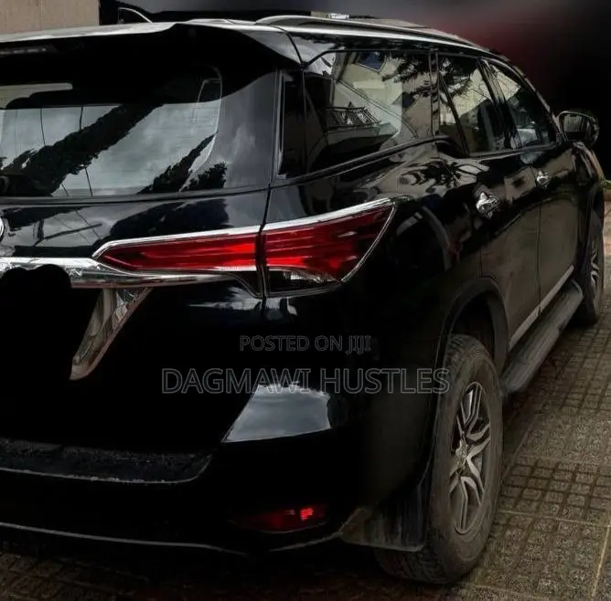 Toyota Fortuner 2.7 AWD 2022 Black