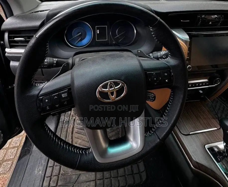Toyota Fortuner 2.7 AWD 2022 Black