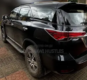 Toyota Fortuner 2.7 AWD 2022 Black