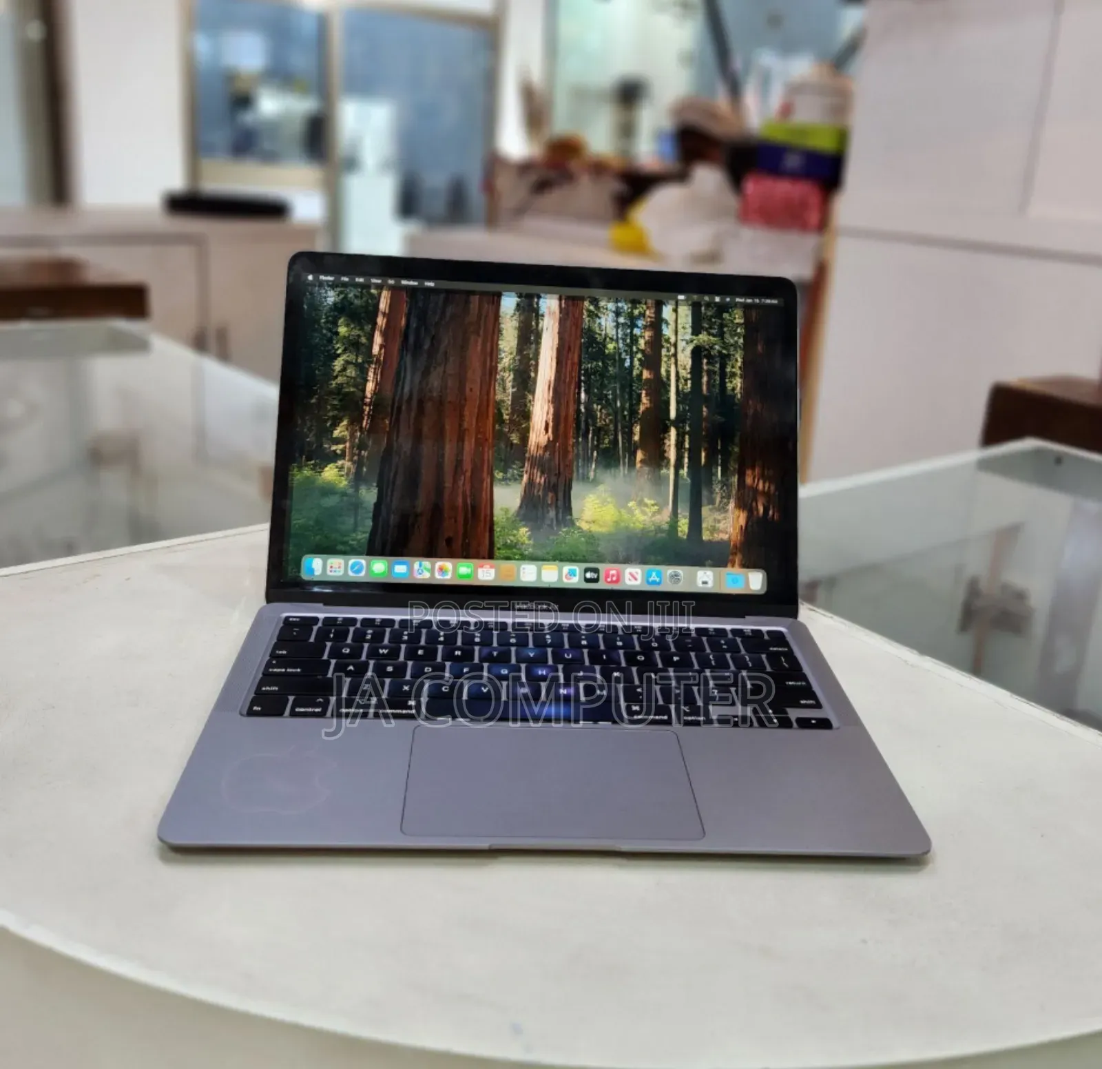 New Laptop Apple MacBook Air 2020 M1 8GB Intel Core I3 SSD 256GB