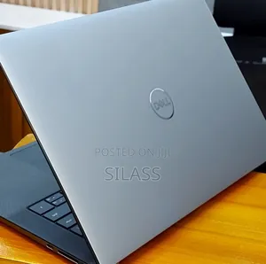 Photo - New Laptop Dell XPS 15 32GB Intel Core I9 SSD 1T