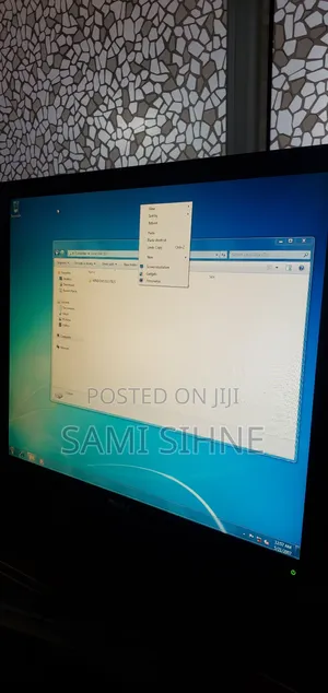 Dell 19 Inch Monitor Horizontal 1 Line at the Bottom