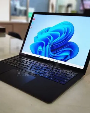 New Laptop Microsoft Surface 16GB Intel Core I7 SSD 512GB